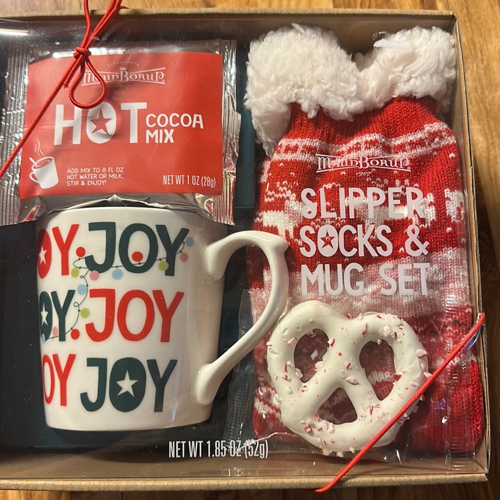 Maid Borup  Slipper Socks & mug set with pretzel. net weight 1.85 oz